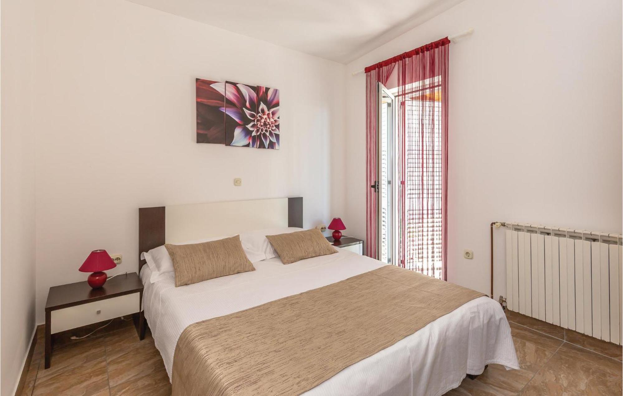 2 Bedroom Cozy In
