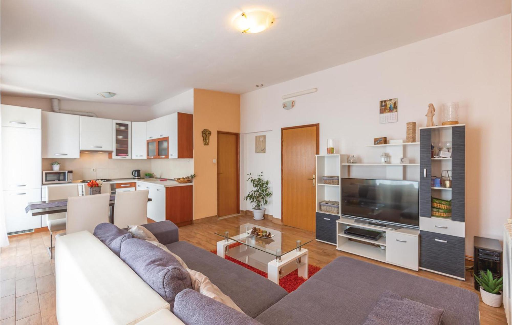 2 Bedroom Cozy In *