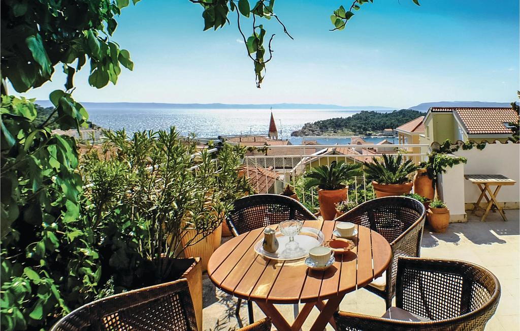 2 Bedroom Cozy In Makarska