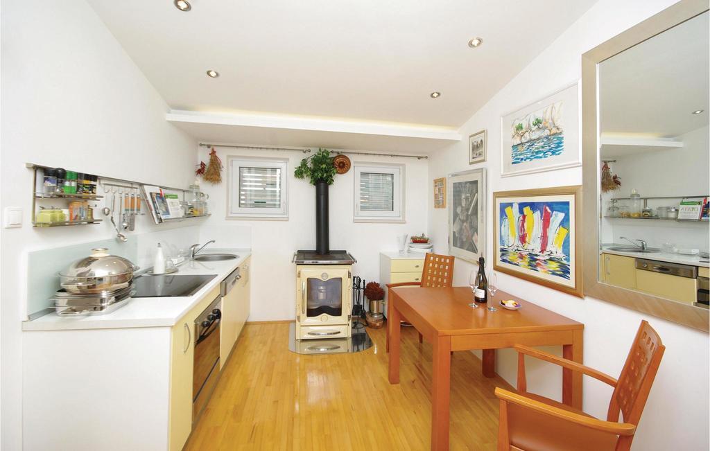 2 Bedroom Cozy In Apartma *
