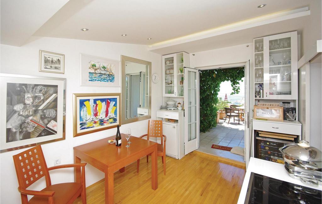 Apartma 2 Bedroom Cozy In Makarska