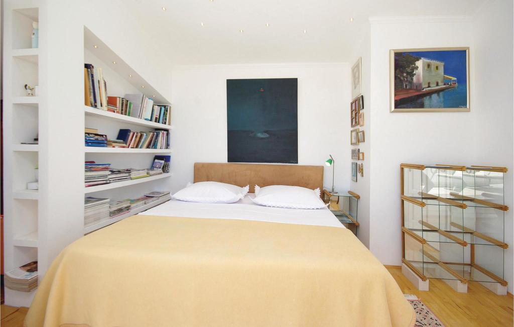 2 Bedroom Cozy In * Makarska