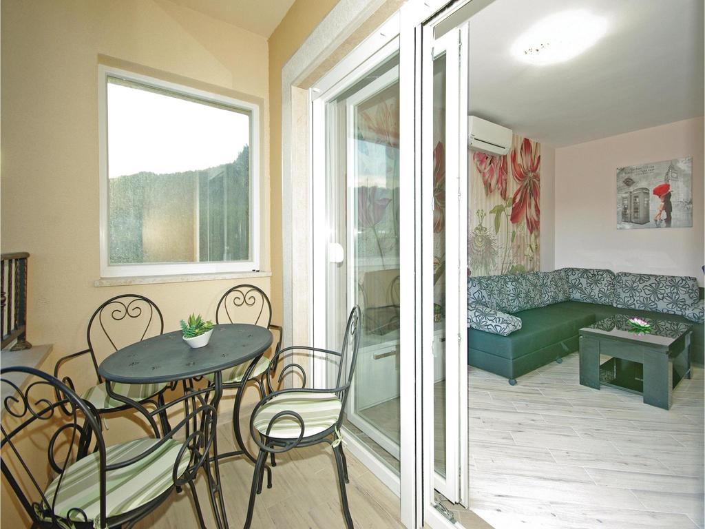 2 Bedroom Cozy In Apartma