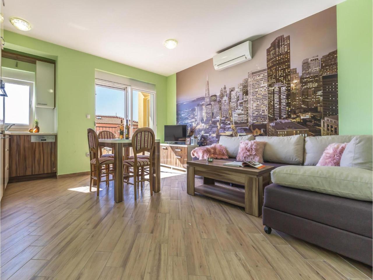 2 Bedroom Cozy In *