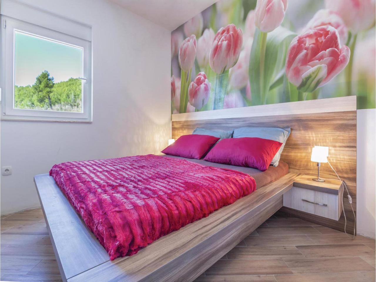 2 Bedroom Cozy In * Makarska