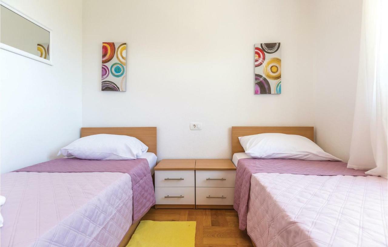 2 Bedroom Cozy In Makarska